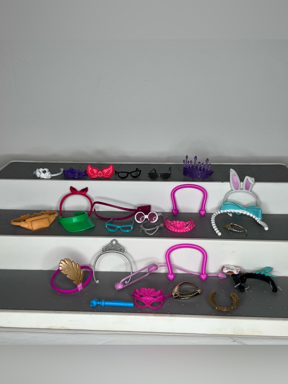 Barbie & Other Dolls Accessories Lot Crowns Tiara Headbands Jewelry Sunglasses